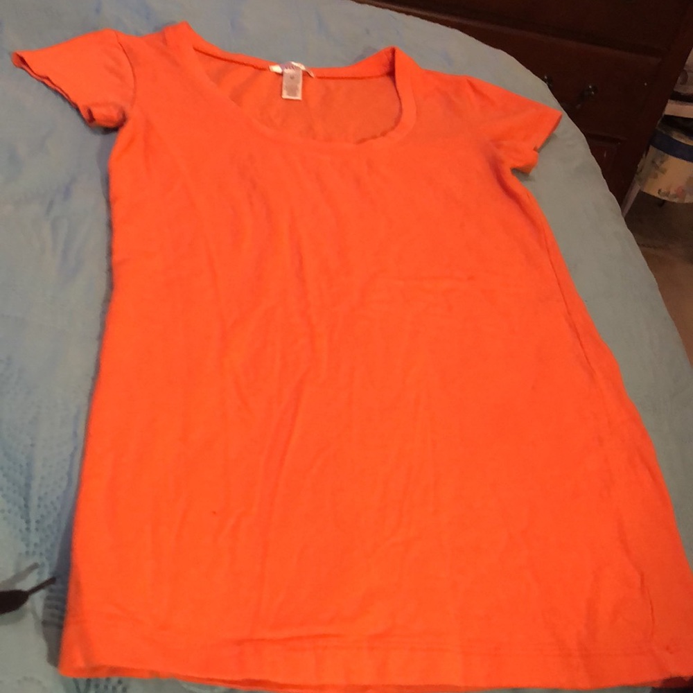 Two Tops - Picture 3 of 6